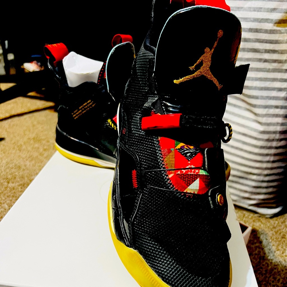 AIR JORDAN XXXIII